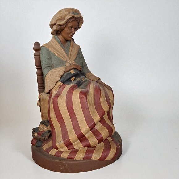 1991 TOM CLARK 11" BETSY ROSS Sculpture, Cairn Studio Limited Edition. Signed. - Picture 1 of 12